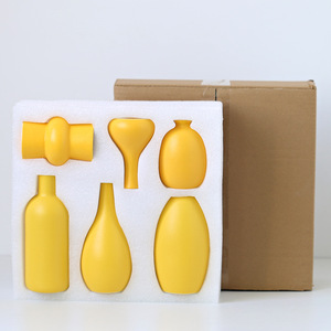 Jarrón de Cerámica de Lujo con Acabado Premium en Amarillo Claro para Decoración del Hogar, Exhibición de Flores Secas y Consola de TV para B&B - Product Image 3