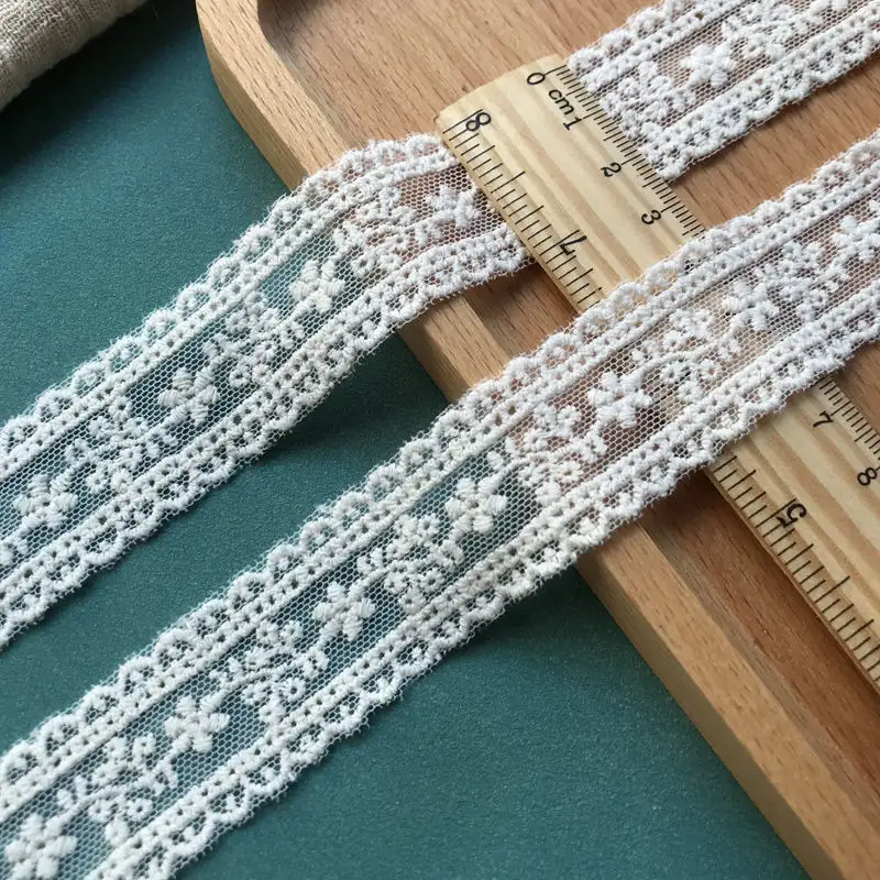 Wholesale Elegant 13cm Width Geometric Hollow Guipure Cord Cotton White Embroidery Lace Trim Fabric for Clothing Accessories/