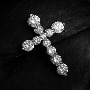 Collier pendentif classique en or jaune massif 10 carats avec diamant rond brillant de 1,03 ct cultivé en laboratoire |   Diamant de laboratoire CVD taille brillant rond - Product Image 3