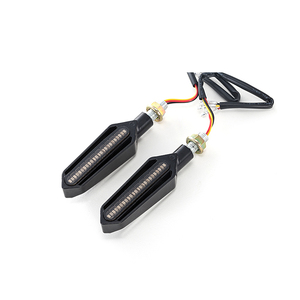 Clignotants LED universels Autodragons IP67 12V, 24 LED dynamiques à défilement ambre pour moto - Product Image 2