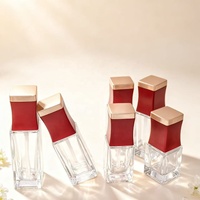 Botol Pompa Lotion Kaca Bening Mini Persegi 30ml Harga Pabrik, Botol Perawatan Kulit Kosong Portabel untuk Perjalanan dengan Tutup Persegi Multi Warna