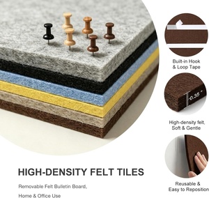 Paquete de 6 tableros de <span class=keywords><strong>fieltro</strong></span> cuadrados <span class=keywords><strong>con</strong></span> ganchos de imitación madera para exhibición en pared, organización de notas, colgar fotos y publicar avisos - Product Image 3