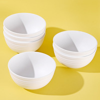 Ensemble de bols, assiettes et tasses en mélamine durable blanc et gris avec motif rayé peint à la main, design moderne minimaliste, forme circulaire, ensemble cadeau