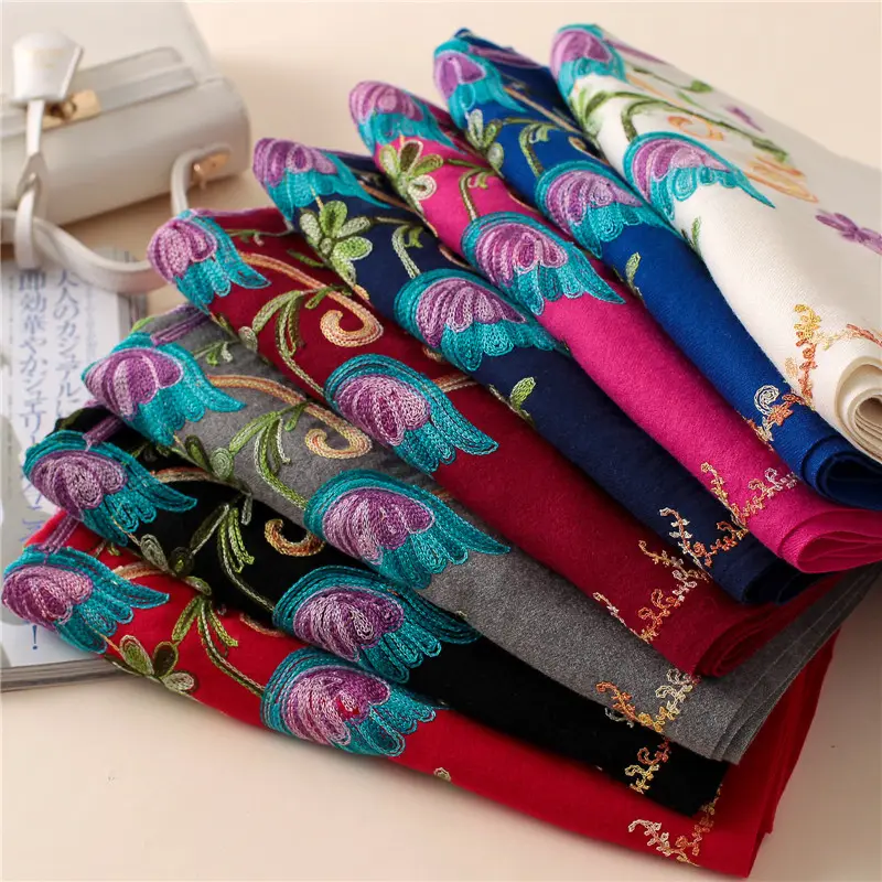 ผ้าพันคอแคชเมียร์ปักลายดอกไม้สีพื้นผ้าแคชเมียร์สำหรับผู้หญิงผ้าแคชเมียร์ดีไซน์ใหม่สำหรับฤดูหนาว