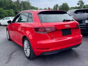 Audi A3 Hatchback E-tron Híbrido 4.1-6L Premium Plus Automático de 4 Puertas, Cuero, R18, ACC, Interior Claro, Volante a la Izquierda, Usado y Económico - Product Image 2