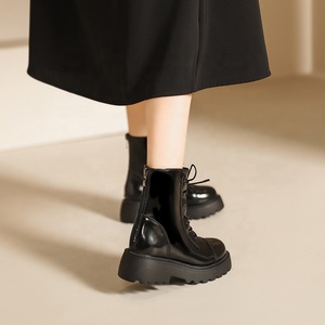 Botas de Media Pantorrilla para Mujer, Estilo Británico, Otoño/Invierno, de Piel Vacuna, Negras, con Piel Sintética, Suela Gruesa, Punta Redonda, Cierre de Cremallera - Product Image 3