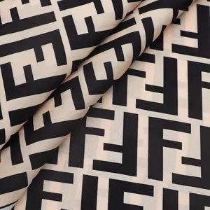 Individuelles Buchstaben-Design atmungsaktiv 100% Polyester gewebter Digitaldruck-Stoff für Kleider