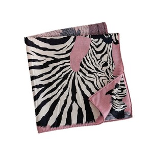 Nayue Silk Friends – écharpe carrée en laine et soie pour femme, 61-70% laine, chaude, élégante, pour l'automne et l'hiver - Product Image 5