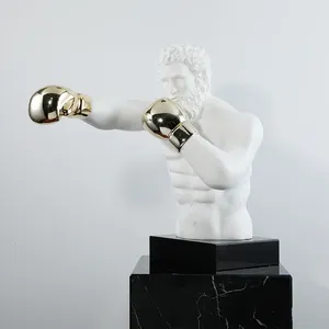 Sculpture en résine <span class=keywords><strong>de</strong></span> haute qualité en gros, figurine <span class=keywords><strong>de</strong></span> boxeur rétro, statue <span class=keywords><strong>de</strong></span> boxeur pour la décoration intérieure - Product Image 1