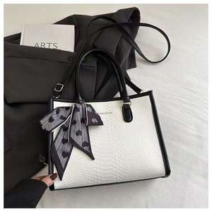 Bolso retro de color sólido, bolso de hombro cruzado informal de gran capacidad para mujer - Product Image 3