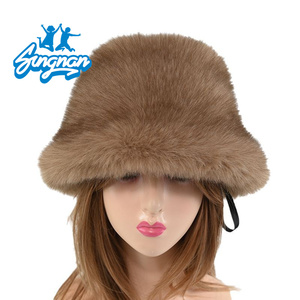 Sombreros de cubo ecológicos de lujo de piel sintética de alta calidad con logotipo personalizado <span class=keywords><strong>gorro</strong></span> de invierno borroso de poliéster reciclado para damas de <span class=keywords><strong>Mango</strong></span> - Product Image 4