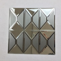 Décoration murale de salon moderne et luxueuse en aluminium et métal, miroirs ovales en verre à facettes en forme de losange de 2 à 4 mm d'épaisseur