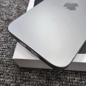 Smartphone 5G Originale Usato di Alta Qualità, Versione USA Sbloccata, <span class=keywords><strong>iPhone</strong></span> 15 <span class=keywords><strong>Pro</strong></span> <span class=keywords><strong>Max</strong></span> 256GB in Titanio Naturale - Product Image 6