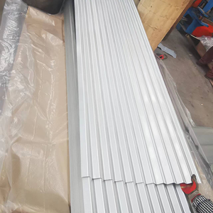 Tôle ondulée en acier galvanisé prépeint économique et facile à installer, 0,45 mm x 900 mm, plaque de toiture de 3,0 m pour maison résidentielle - Product Image 4