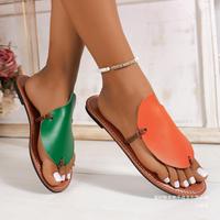 Tongs femme grande taille bicolores, avec motif feuille transfrontalier sur le dessus, un incontournable pour la plage