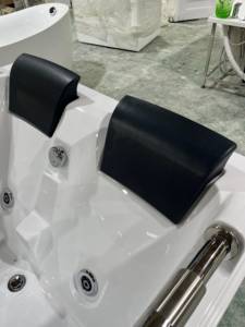 Baignoire <span class=keywords><strong>spa</strong></span> à remous double HG 1,8 m <span class=keywords><strong>avec</strong></span> douche intégrée et barre d'appui de sécurité, baignoire autoportante moderne à jets - Product Image 5