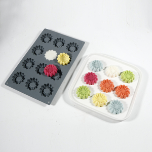 Bán Buôn 12 Khoang Daisy Bánh Xà Phòng Thạch Hoa Bánh Tráng Miệng Baking Kẹo Xà Phòng Sô Cô La Bánh Silicone Khuôn - Product Image 4