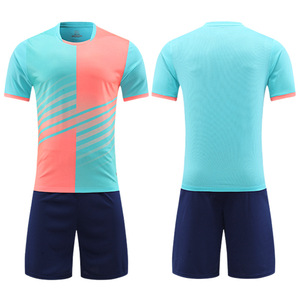 Vente en gros Nouvel ensemble de football unisexe pour adulte <span class=keywords><strong>Maillot</strong></span> de sport imprimé pour femmes hommes Vêtements d'entraînement pour étudiants Style haut - Product Image 1