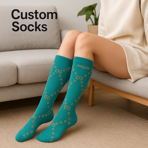 جوارب طويلة مخصصة من MUSHAFEIER باللون الفيروزي مع شعار ذهبي على الكفة، طباعة رقمية أنيقة للربيع، عالية المرونة وقابلة للتنفس - Product Image 1