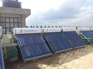 Calentador de agua solar de precio de fábrica barato de alta calidad de 120 litros con tubos de vacío Sistema de calentador de agua solar de géiseres <span class=keywords><strong>solares</strong></span> - Product Image 3