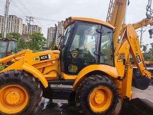 รถตักล้อยาง JCB 4CX มือสองจากญี่ปุ่นแท้ พร้อมเครื่องยนต์ แบริ่งเกียร์บ็อกซ์ กำลัง 129 กิโลวัตต์ รับน้ำหนัก 4 ตัน พร้อมปั๊มหลัก - Product Image 6