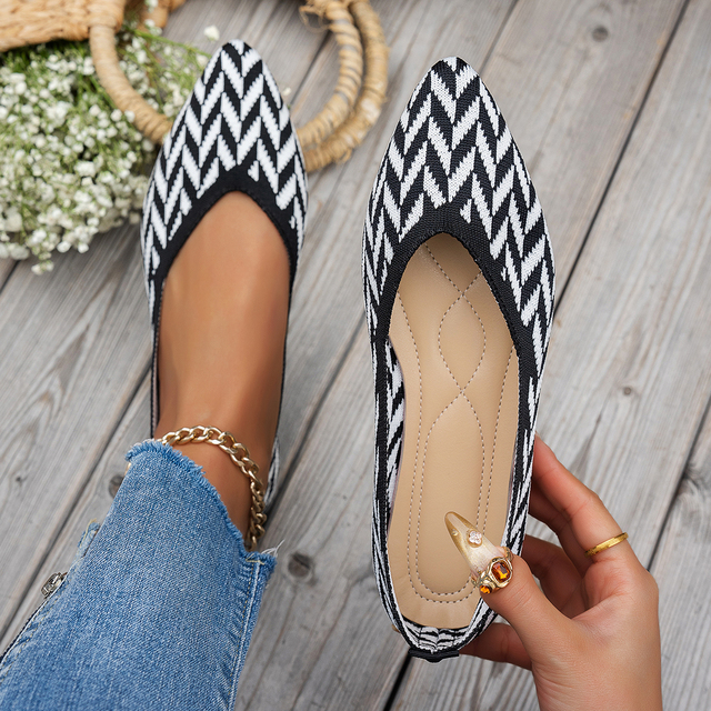 Women's Large Size Summer Flat Shoes Comfortable Flying Weaving Design Smooth Pointed Knitted Toe Lightweight Closed Slip-On