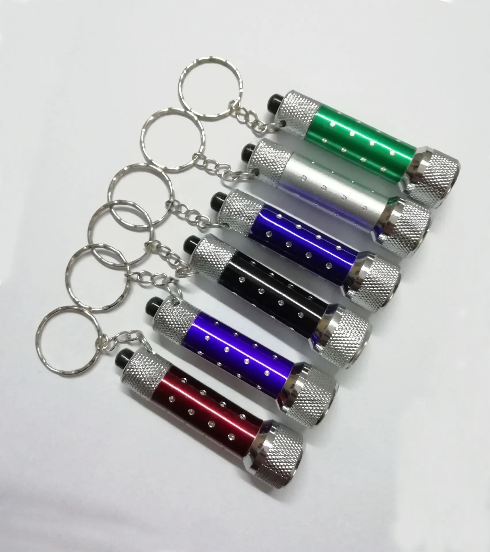 Porte-clés de lampe de poche Mini porte-clés super lumineux Torche LED portable en alliage d'aluminium Porte-clés d'autodéfense