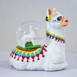 Personnalisé polyrésine artisanat animal licorne tortue alpaga eau globe cadeau ornement à la main belle bande dessinée alpaga résine boule à neige - Product Image 1
