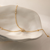 Collier en forme de Y en acier inoxydable plaqué or 18 carats avec fleurs et zirconiums cubiques blancs étincelants, bijoux élégants pour femmes de J&D Jewelry