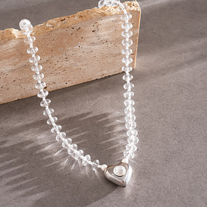 Collier avec pendentif en forme de cœur plaqué argent, avec zircone cubique et chaîne de perles d'imitation pour femmes, à porter au quotidien, romantique - Product Image 5