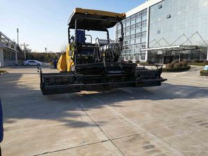 Mini Pavimentadora <span class=keywords><strong>de</strong></span> <span class=keywords><strong>Asfalto</strong></span> RP603 <span class=keywords><strong>de</strong></span> 6m, Tipo Oruga, <span class=keywords><strong>para</strong></span> <span class=keywords><strong>Carreteras</strong></span> <span class=keywords><strong>de</strong></span> Asia Central - Product Image 5