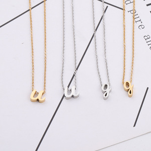 Collar con Letra Minúscula |   Collar con Inicial de Cuentas de Acero Inoxidable Chapado en Oro PVD de 18K para Mujer |   Hipoalergénico e Impermeable - Product Image 3