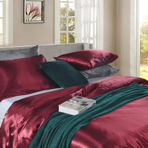 Parure de lit de luxe en soie 4 pièces, couleur unie rouge, pour lit de 2,0 m, idéale pour célébrations de mariage - Product Image 2