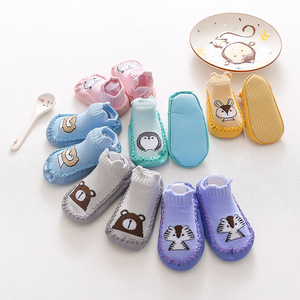 Chaussettes antidérapantes pour bébé de 0 à 3 <span class=keywords><strong>mois</strong></span>, motif Animal de dessin animé, chaussures pour nouveau-né, 2023 - Product Image 3