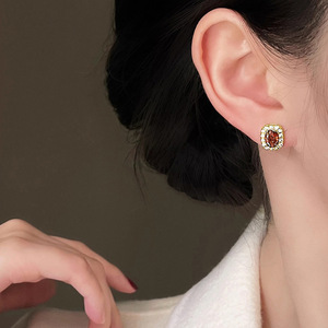 Orecchini a Perno Geometrici Quadrati per Donne, Design Elegante e Femminile, Accessori Delicati per Uso Quotidiano - Product Image 6