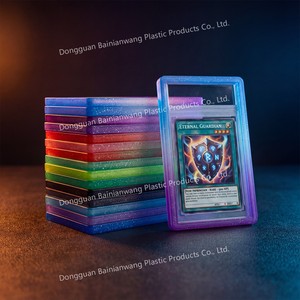 Protège-cartes TPU à paillettes dégradées multicolores pour cartes de jeu de collection et gradées - Product Image 4