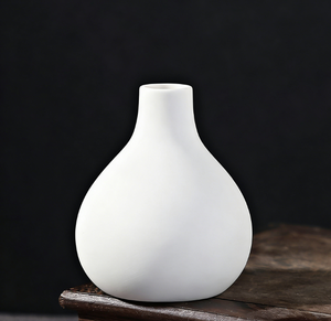 Vase en céramique peint à la main de style nordique avec un design artistique pour la console TV à domicile, le salon, l'affichage de fleurs séchées ou fraîches - Product Image 4