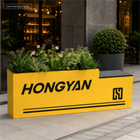 Banc-jardinière en métal jaune pour vitrine de magasin, conteneur de présentation florale, siège personnalisable avec logo pour entrée de magasin, fenêtre, allée, pour la mise en valeur de la marque
