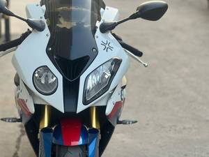 มอเตอร์ไซค์ BMW <span class=keywords><strong>S1000RR</strong></span> 1000 ซีซี เครื่องยนต์สี่สูบเรียง Supersport รุ่น <span class=keywords><strong>M</strong></span> Sport สีขาว น้ำเงิน แดง  พร้อมท่อไอเสียไทเทเนียมแบบดัดแปลง - Product Image 4