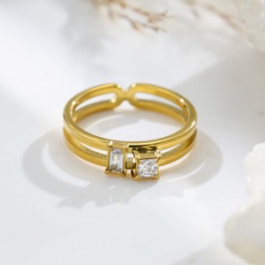 Anillo de Acero Inoxidable con Circonita Cuadrada de Doble Capa, Estilo Lujoso y Ligero, Accesorio Dorado Elegante para Regalo y Uso Diario - Product Image 2