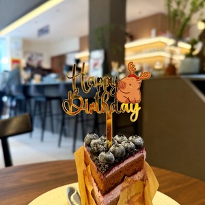 ท็อปเปอร์เค้กวันเกิดอะคริลิคคาปิบาร่าลายน้ำผึ้งและหวานๆ หนา 1.3 มม. กว้าง 9 ซม. ของตกแต่งงานปาร์ตี้สำหรับงานฉลองวันเกิด - Product Image 3