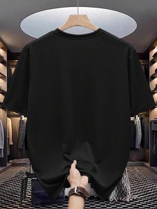 Camiseta Casual de Manga Corta con Cuello Redondo y Estampado de Oso de Dibujos Animados Negra para Hombre, Corte Regular, Algodón Jersey Transpirable - Product Image 3