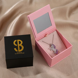 Boîte à bijoux personnalisée avec logo, très vendue, 8*8*5cm, avec boucle magnétique, miroir, pour ranger les bagues, les colliers, les boucles d'oreilles, emballage pour bijoux - Product Image 3