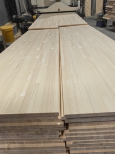<span class=keywords><strong>Planche</strong></span> en bois massif de Pinus densiflora de haute qualité, très demandée en usine, pour la décoration - Product Image 4