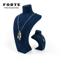 Présentoir de bijoux en microfibres personnalisé FORTE et ensembles d'emballage de buste pour bijoux de collier vitrine de portrait personnalisés
