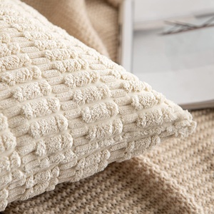 Housses de <span class=keywords><strong>coussin</strong></span> de canapé de chaise de bureau en velours côtelé <span class=keywords><strong>blanc</strong></span> crème 18x18 pouces - Product Image 2