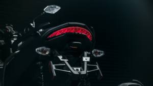 Système d'éclairage de moto Yamaha Force2.0 Feu d'avertissement Feu arrière rouge fabriqué à Taiwan - Product Image 5