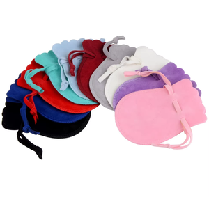 Pochette à bijoux en velours style gourde, plusieurs couleurs au choix, sac à cordon portable pour collection de pendentifs, boucles d'oreilles et bibelots. - Product Image 3