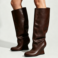 Bottes hautes à enfiler pour femmes, à bout rond, talons compensés, coupe large, avec empeigne plissée