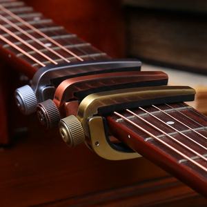 Capo para Guitarra Acústica Eléctrica, Bajo, Violín, Ukelele, <span class=keywords><strong>Capotraste</strong></span>, Abrazadera de Afinación con una Sola Mano - 3 Colores - Product Image 1